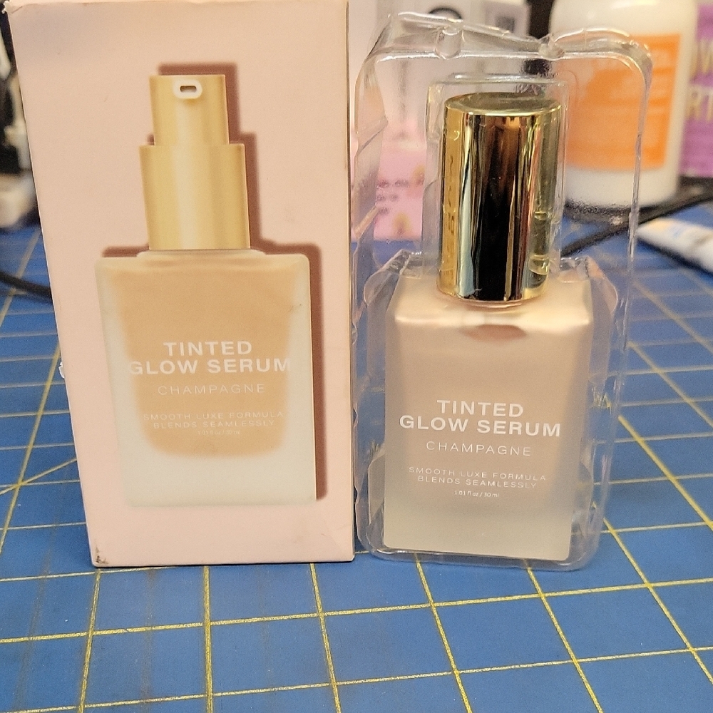 Enchante Tinted Glow Serum - Champagne 30ml New in Box